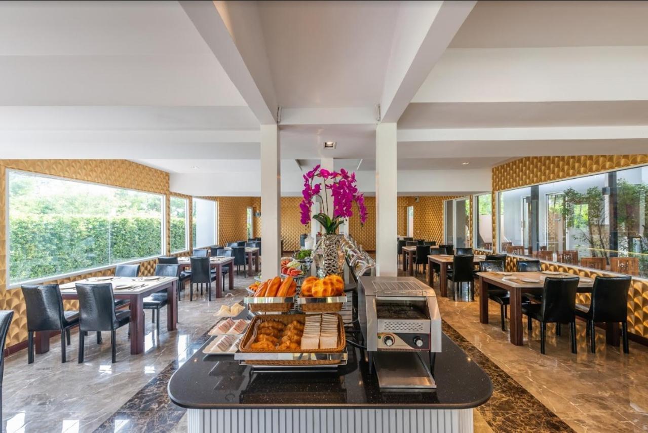 Napheera Royal Tel Hotel Ban Khlong Bang Krathiam Eksteriør billede